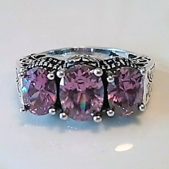 Jewelry - 4 CT Alexanderite Ring, sterling silver .925